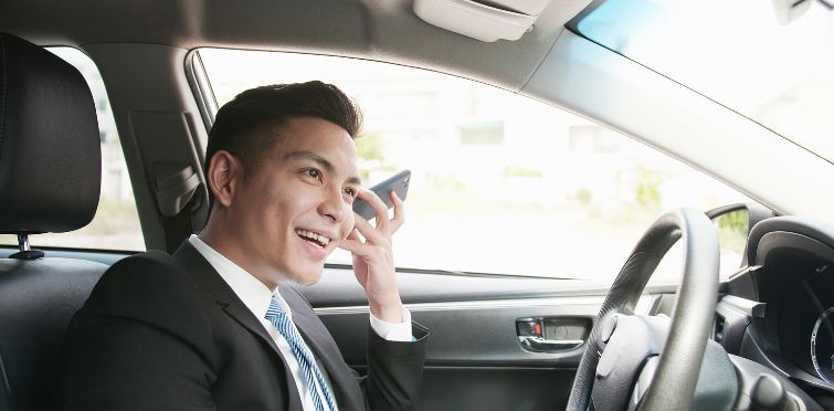 Áudio do smartphone baixo ou com distorções