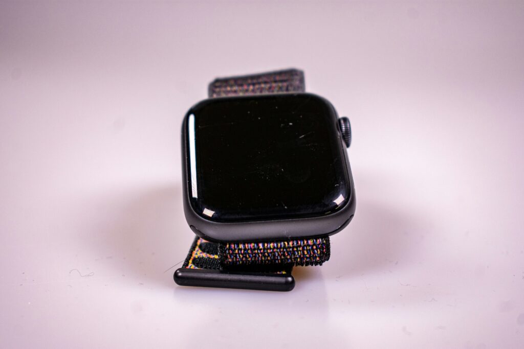 tela do Apple Watch Series 10 quebrou