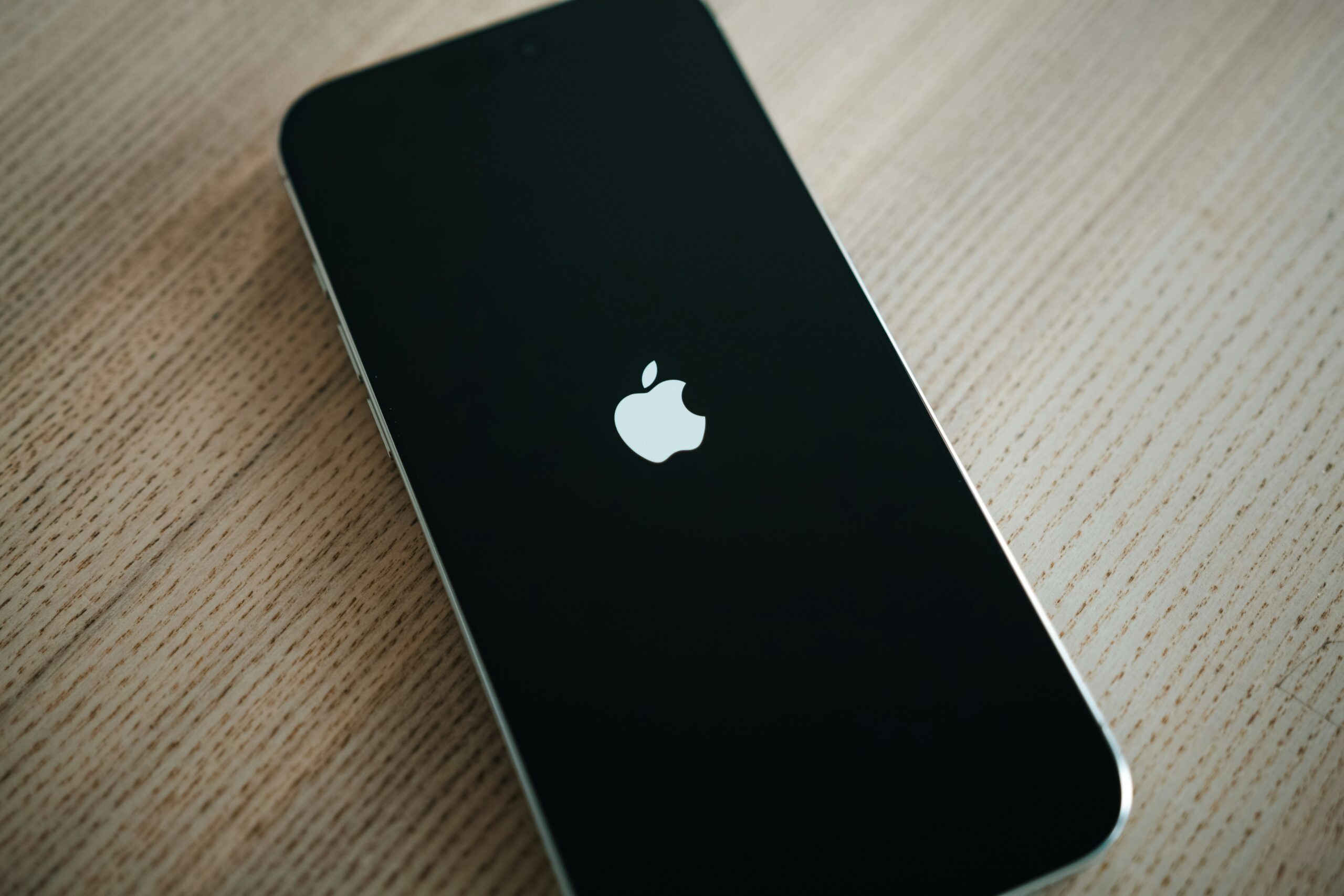 iPhone Travado no Logo da Apple